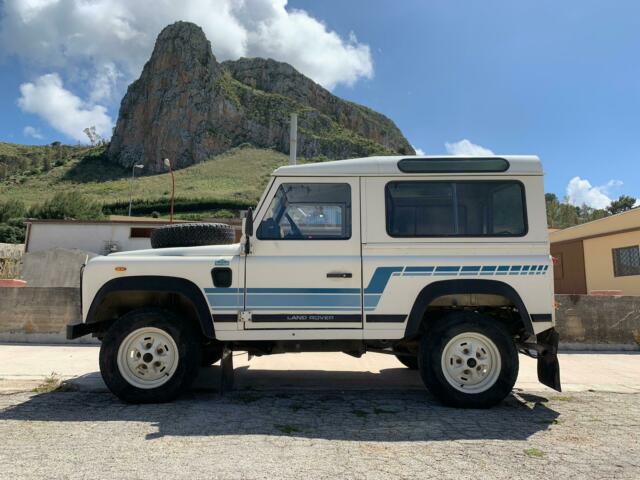 1988 Defender Left Hand Drive, 1 owner, From Sicily, super solid, fully serviced 1988 Land Rover Defender 90