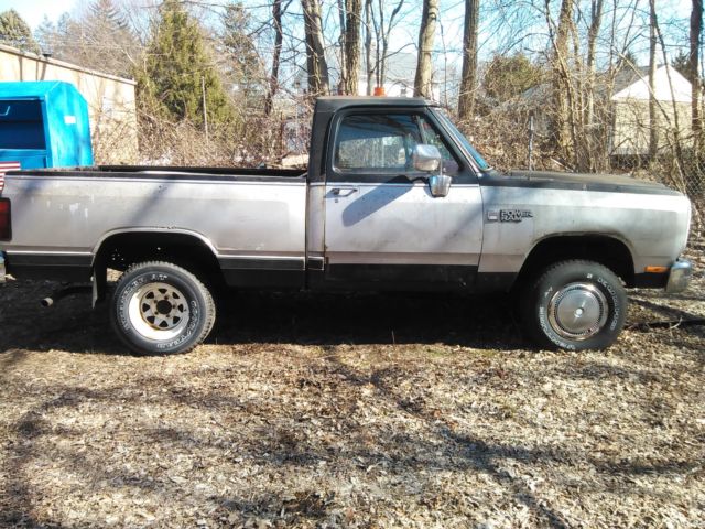 1988 DODGE D-100 4X4 4SPD SHORT BED V8 1988 Dodge Other Pickups D-100
