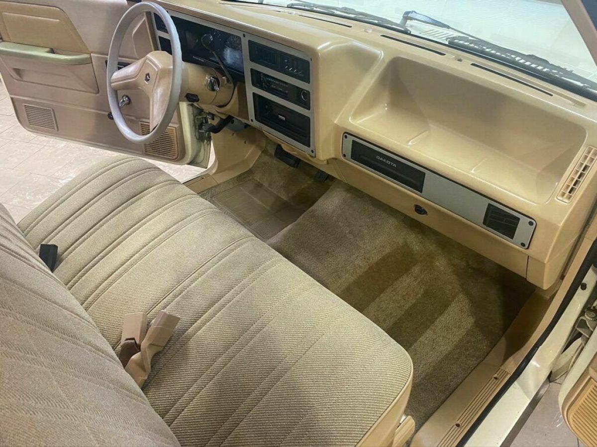 1988 Dodge Dakota Base 2dr Standard Cab LB - photo 9