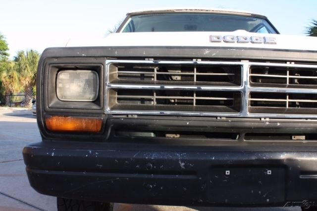 1988 Dodge Ram 2500 POWER RAM 250 4X4 MANUAL V8 FLORIDA NO RESERVE!! - photo 12