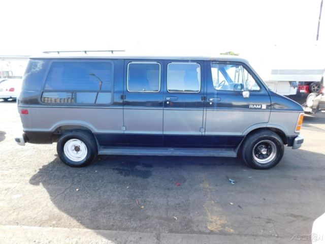 1988 Dodge Ram Van - photo 3