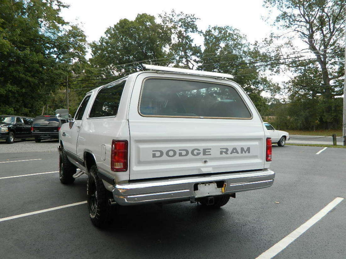 1988 Dodge Ramcharger - photo 10