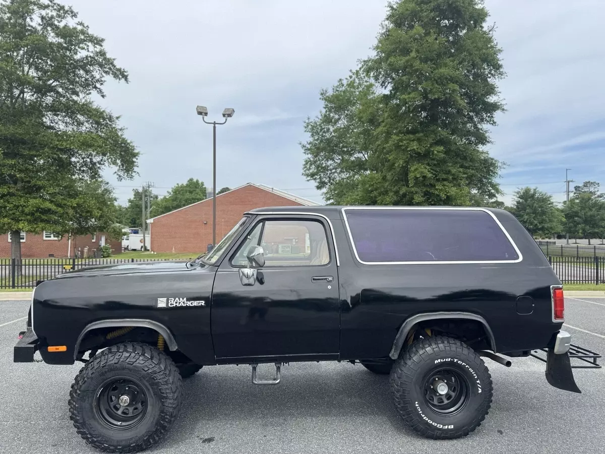 1988 Dodge Ramcharger SUV Black AW-100 1988 Dodge Ramcharger AW-100