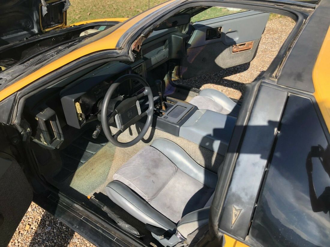 1988 Pontiac Fiero - photo 4
