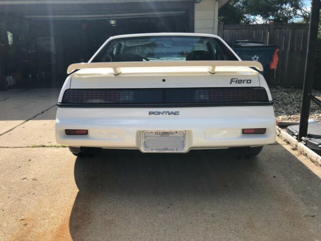 1988 Pontiac Fiero Formula - photo 2