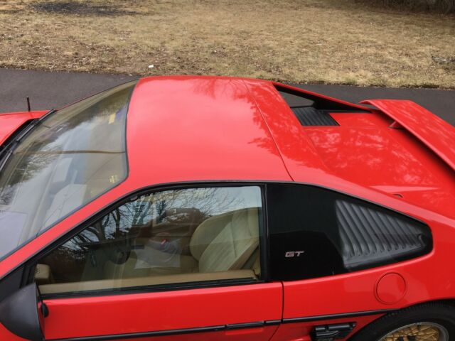 1988 Pontiac Fiero GT - photo 3