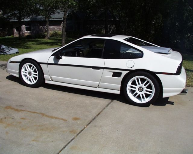 1988 Fiero GT V8 Project / 406 CID Custom Chevy Smallblock 1988 Pontiac Fiero GT