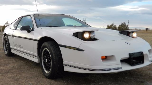 1988 Pontiac Fiero GT - photo 2