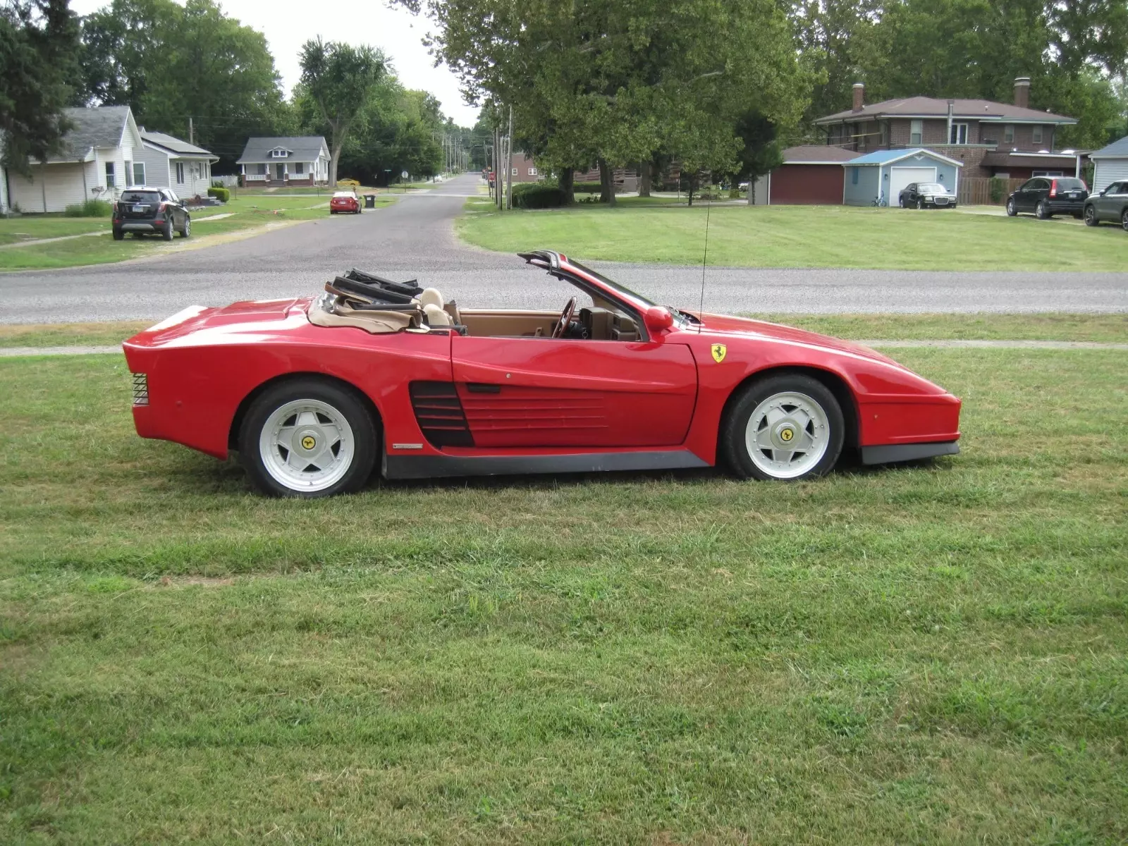 1988 FIERO V6, 5 SPEED, REPLICA FERRARI TESTROSSA ON IT 1988 Replica/Kit Makes Testarossa