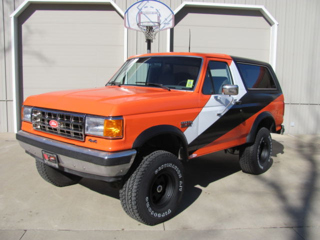 1988 Ford Bronco Custom Sport Utility 2-Door 1988 Ford Bronco Custom Sport Utility 2-Door