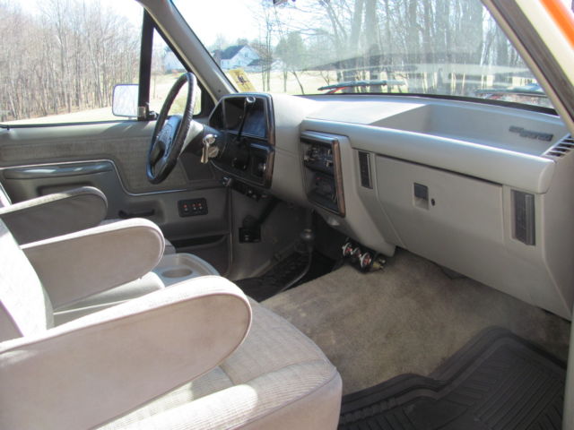 1988 Ford Bronco Custom Sport Utility 2-Door - photo 11