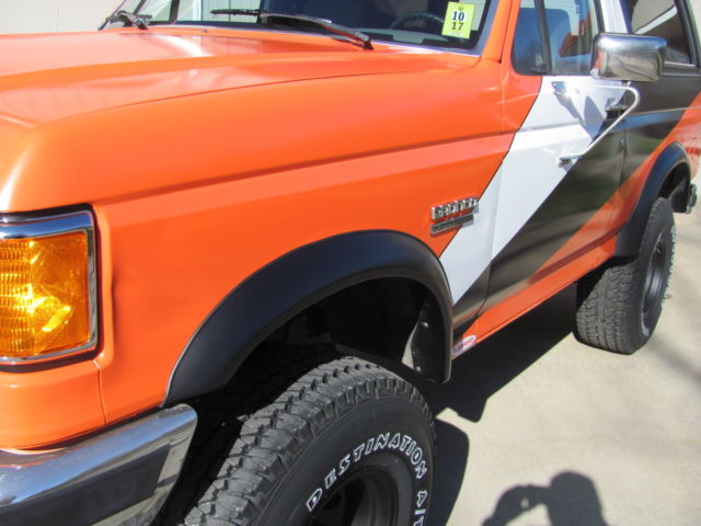 1988 Ford Bronco Custom Sport Utility 2-Door - photo 2