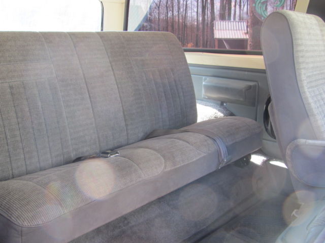 1988 Ford Bronco Custom Sport Utility 2-Door - photo 13