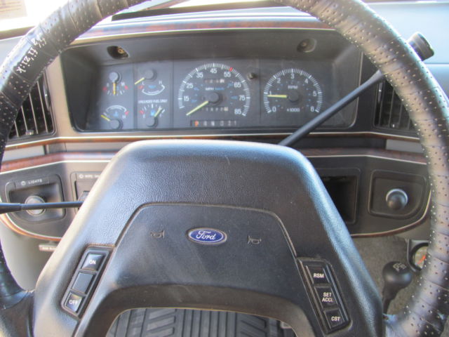 1988 Ford Bronco Custom Sport Utility 2-Door - photo 5