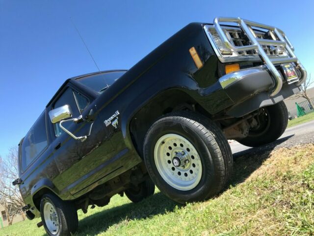 1988 Ford Bronco XLT 4 x4 - photo 3