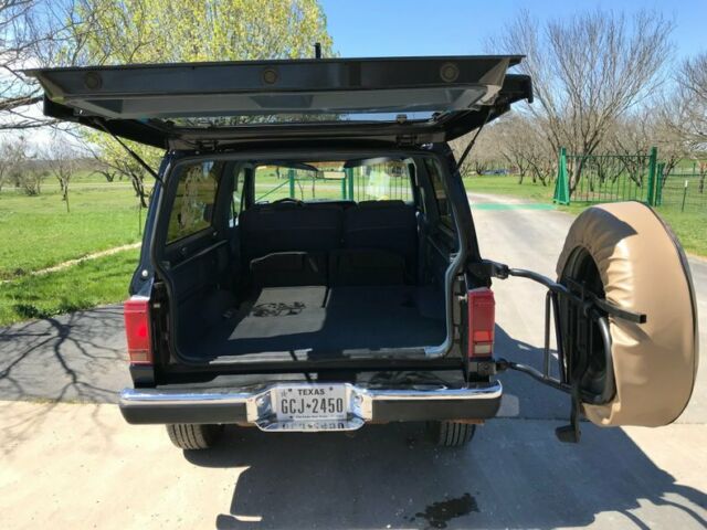 1988 Ford Bronco XLT 4 x4 - photo 9