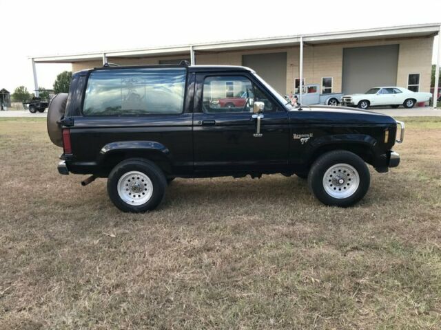 1988 Ford Bronco XLT 4 x4 - photo 3