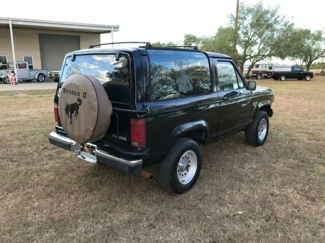 1988 Ford Bronco XLT 4 x4 - photo 5