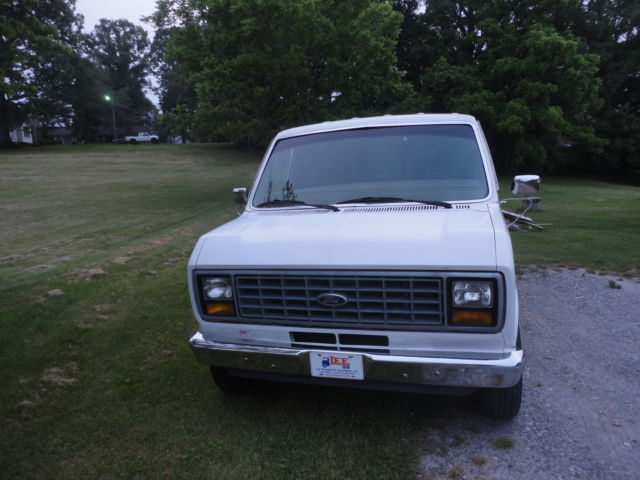 1988 Ford E-Series Van - photo 2