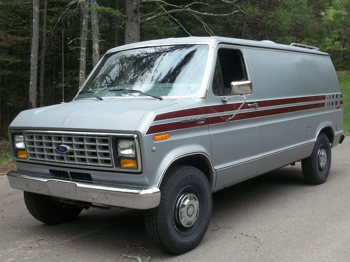 1988 Ford E-Series Van Police Surveillance