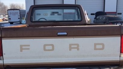 1988 Ford F-250 Custom - photo 5