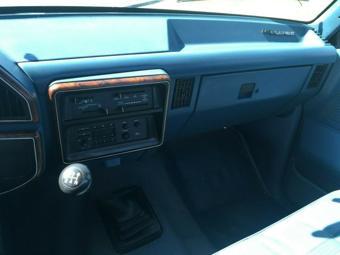 1988 Ford F-250 XL - photo 12