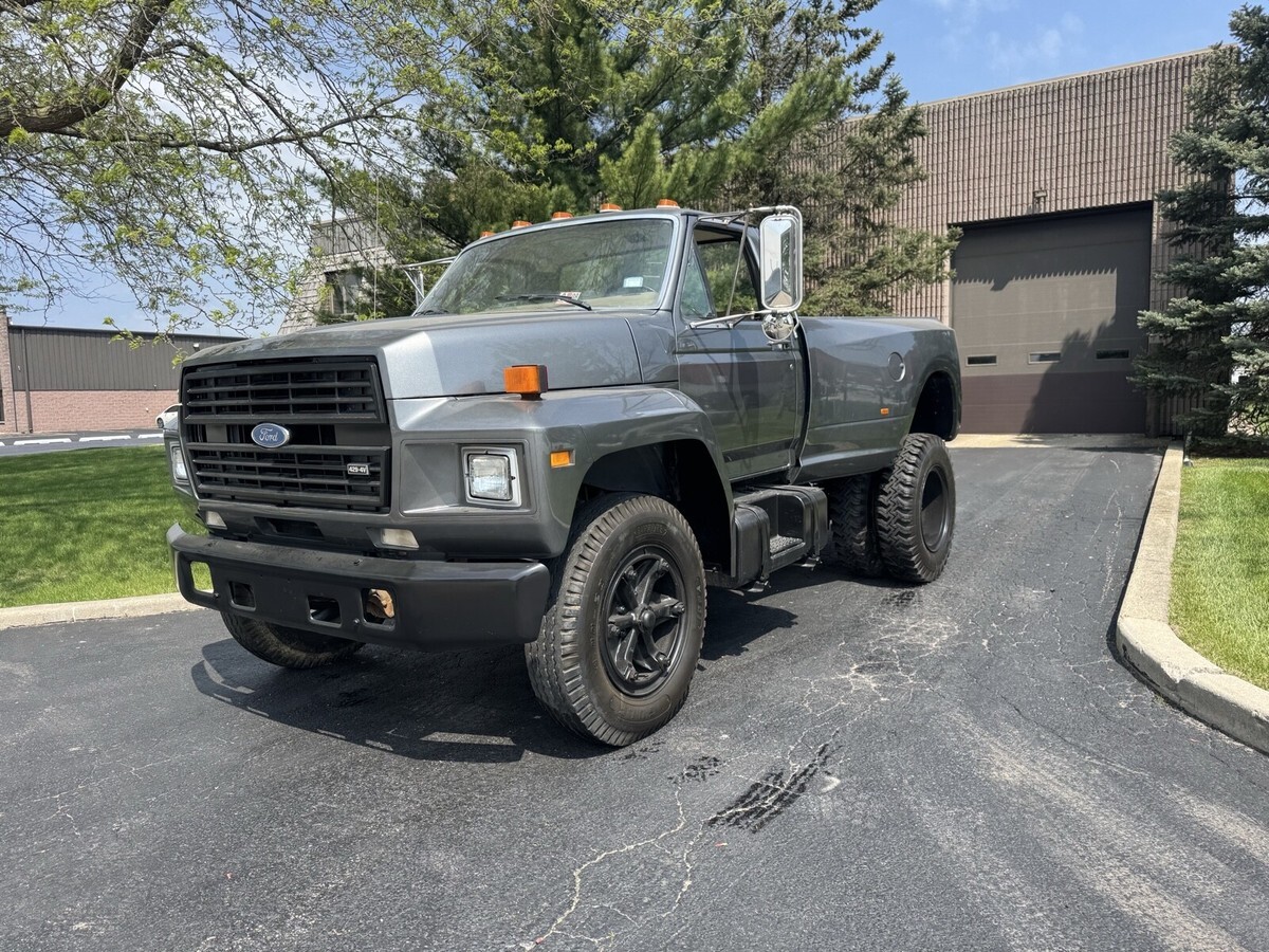 1988 Ford F-700 - photo 13