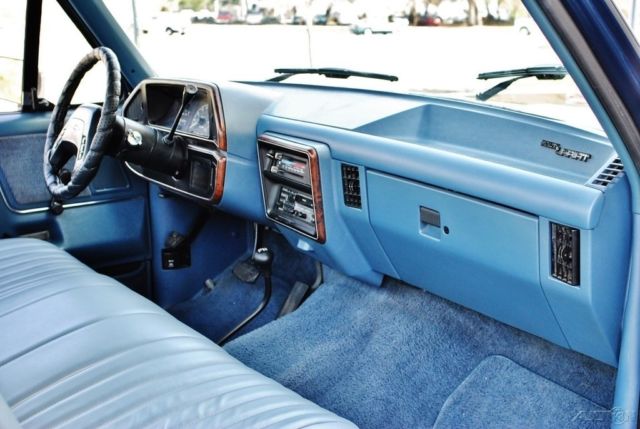 1988 Ford F-150 Sweet 1988 Ford F150 5L V8 4WD Lariat Short Bed 4x4 A/C - photo 8