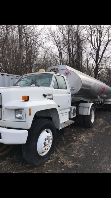 1988 Ford F-800 Tractor 5100 Tanker - photo 12