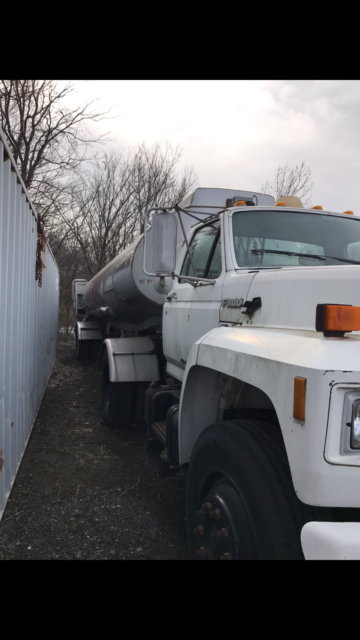 1988 Ford F-800 Tractor 5100 Tanker - photo 13