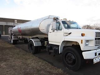 1988 Ford F-800 Tractor 5100 Tanker - photo 2