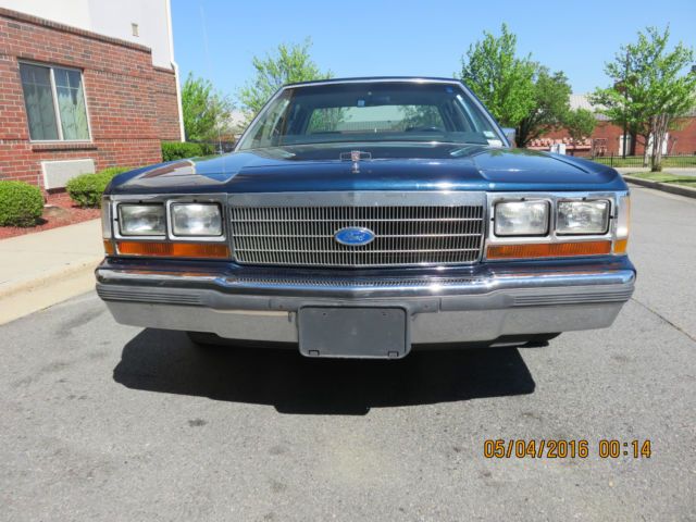 1988 Ford Crown Victoria - photo 2
