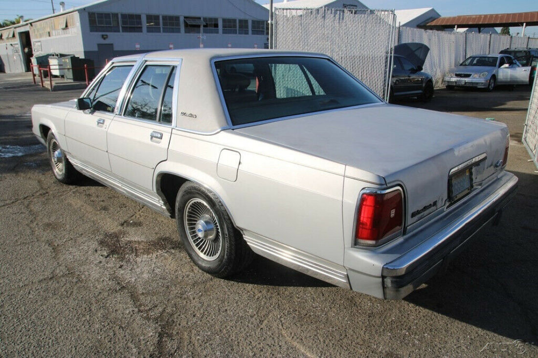1988 Ford Crown Victoria LX - photo 7