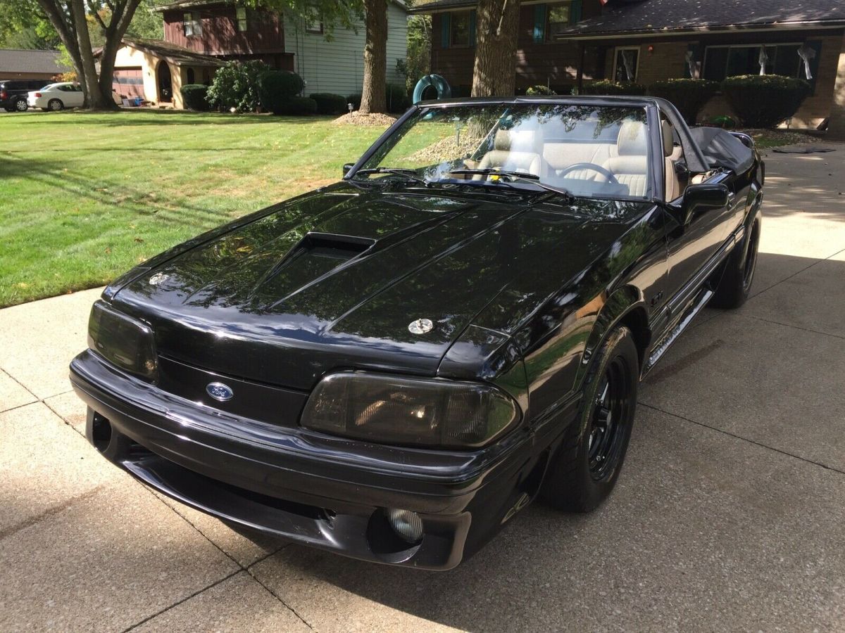 1988 Ford Mustang GT - photo 2