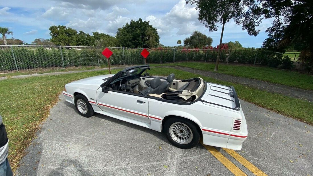1988 Ford Mustang GT - photo 13