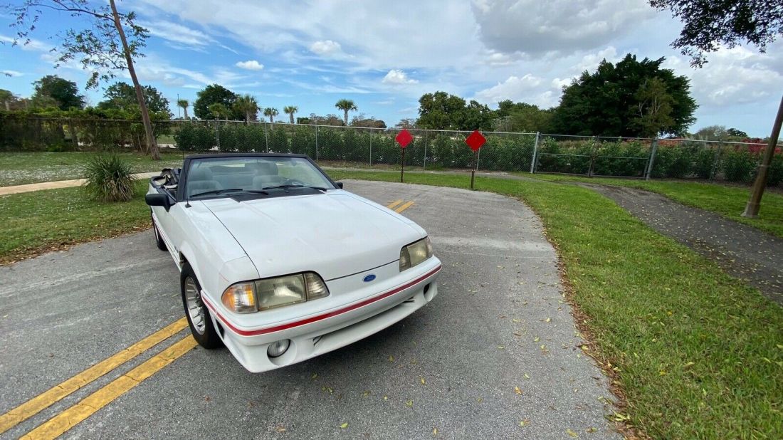 1988 Ford Mustang GT - photo 4