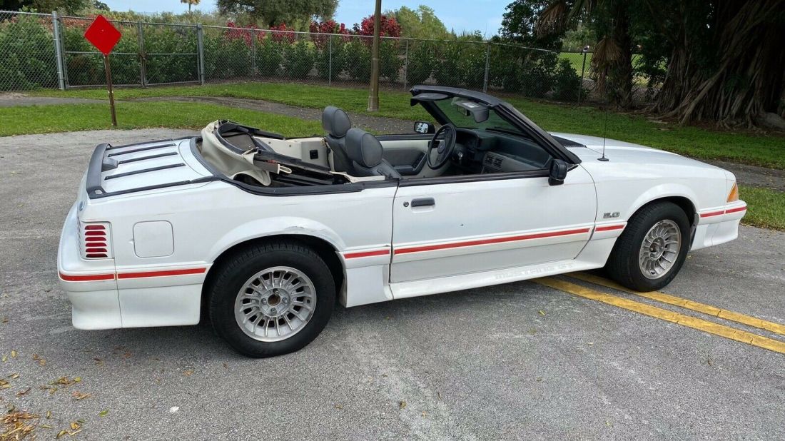1988 Ford Mustang GT - photo 7