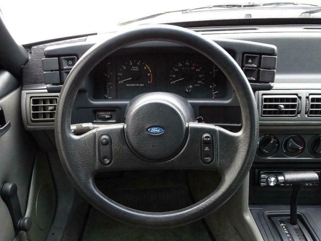 1988 Ford Mustang GT - photo 13