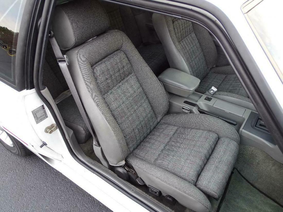 1988 Ford Mustang GT - photo 4