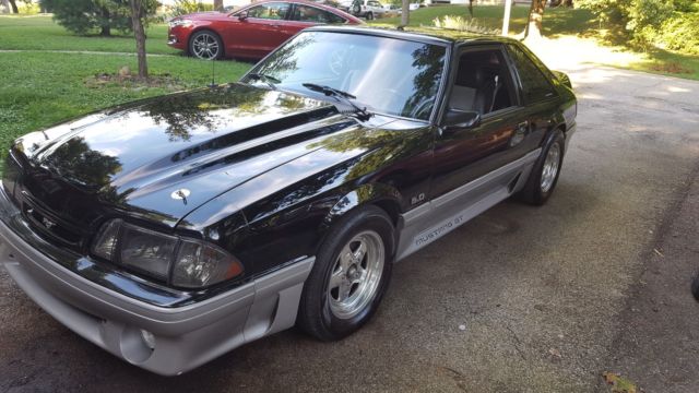 1988 Ford Mustang GT - photo 2