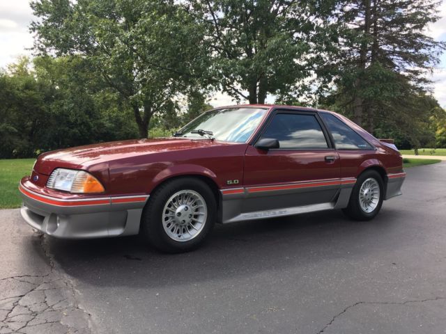 1988 Ford Mustang GT - photo 2