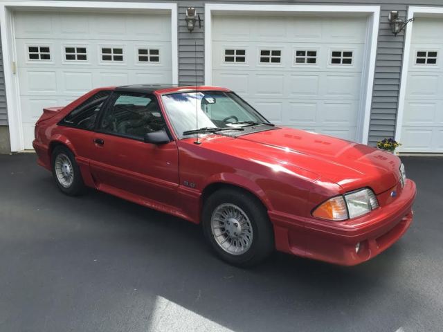 1988 Ford Mustang GT - photo 2