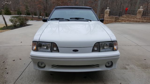 1988 Ford Mustang GT Convertible - photo 2