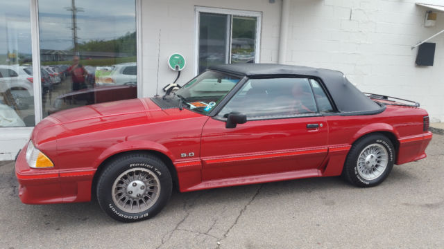 1988 Ford Mustang GT Convertible 2-Door - photo 2