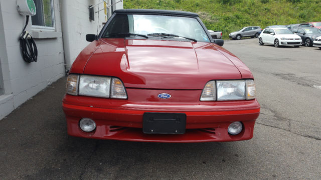 1988 Ford Mustang GT Convertible 2-Door - photo 3