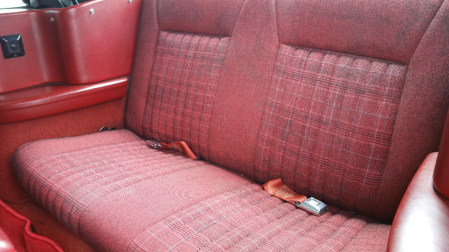 1988 Ford Mustang GT Convertible 2-Door - photo 9