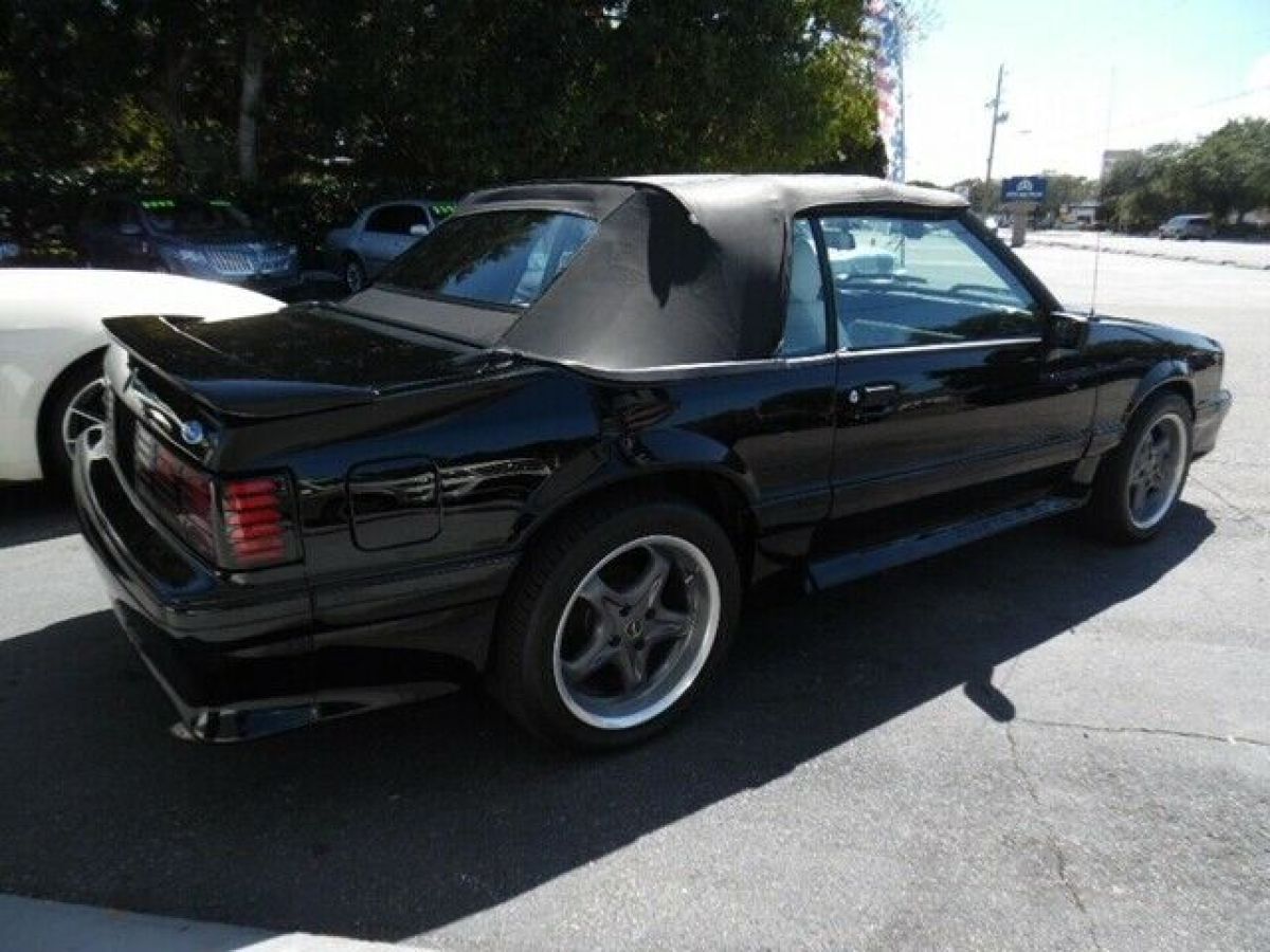 1988 Ford Mustang GT - photo 12