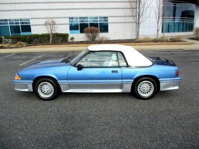 1988 Ford Mustang GT - photo 9