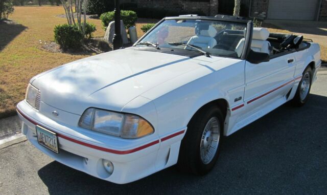 1988 Ford Mustang GT - photo 3