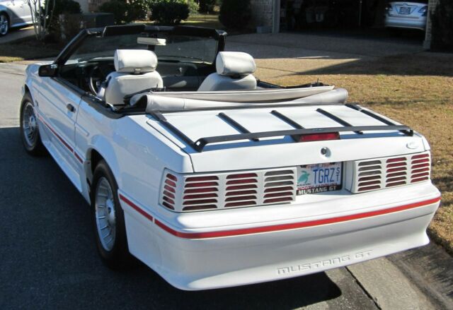 1988 Ford Mustang GT - photo 5